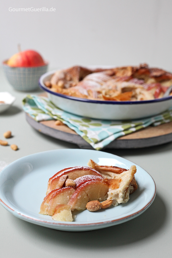 Clafoutis with apples and peanuts